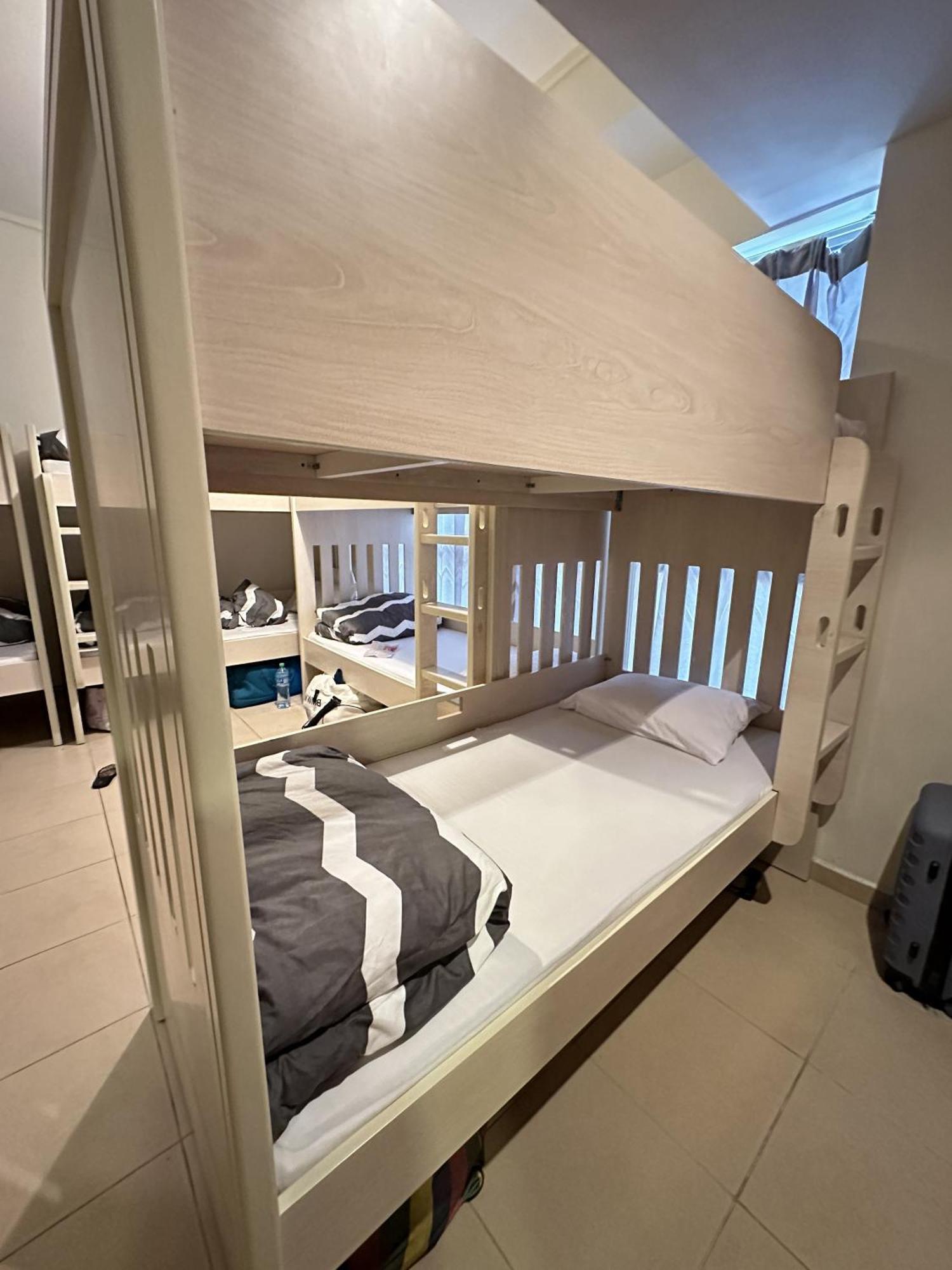 Bollywood Beach Hostel Dubai Exterior foto